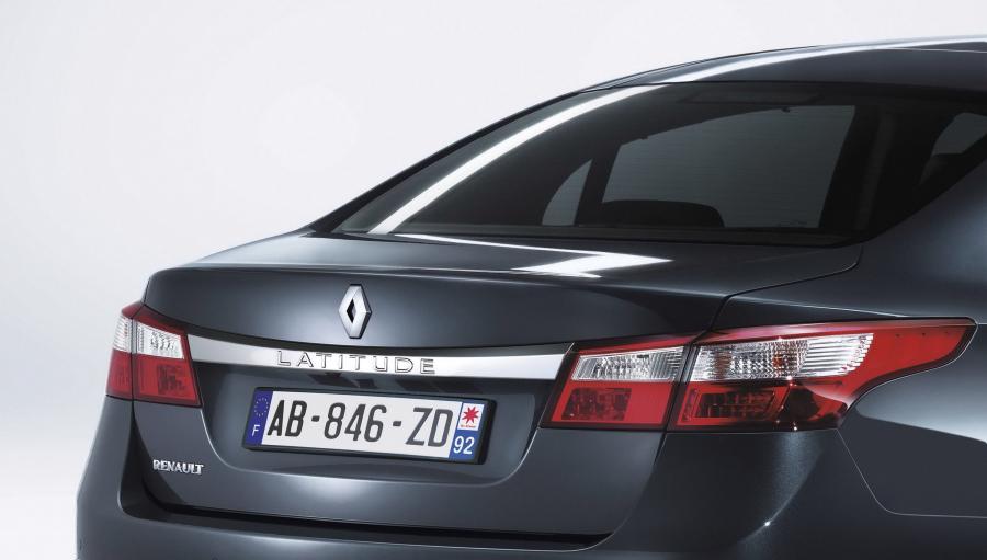  Renault Latitude 2011 года  (фото 28 из 40)